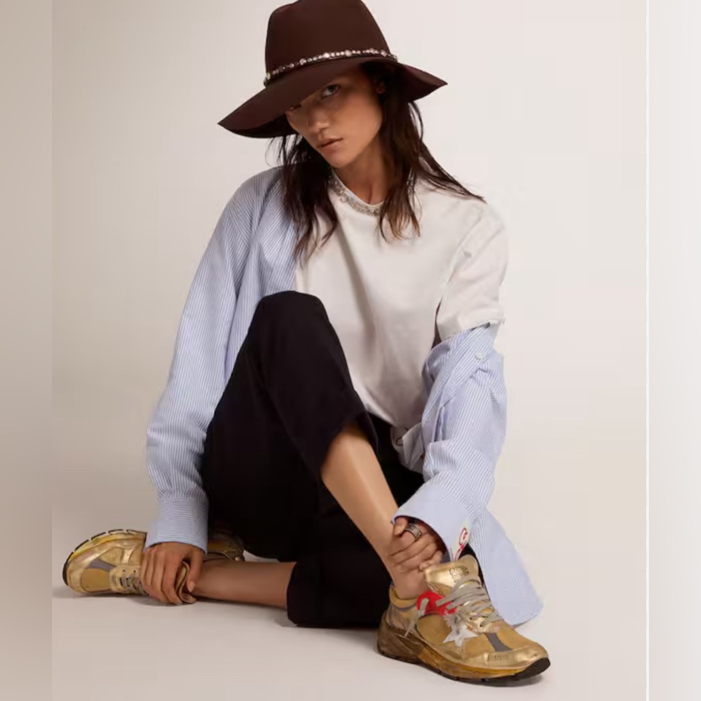Women’s dad star Gold sneaker with red star size 38
